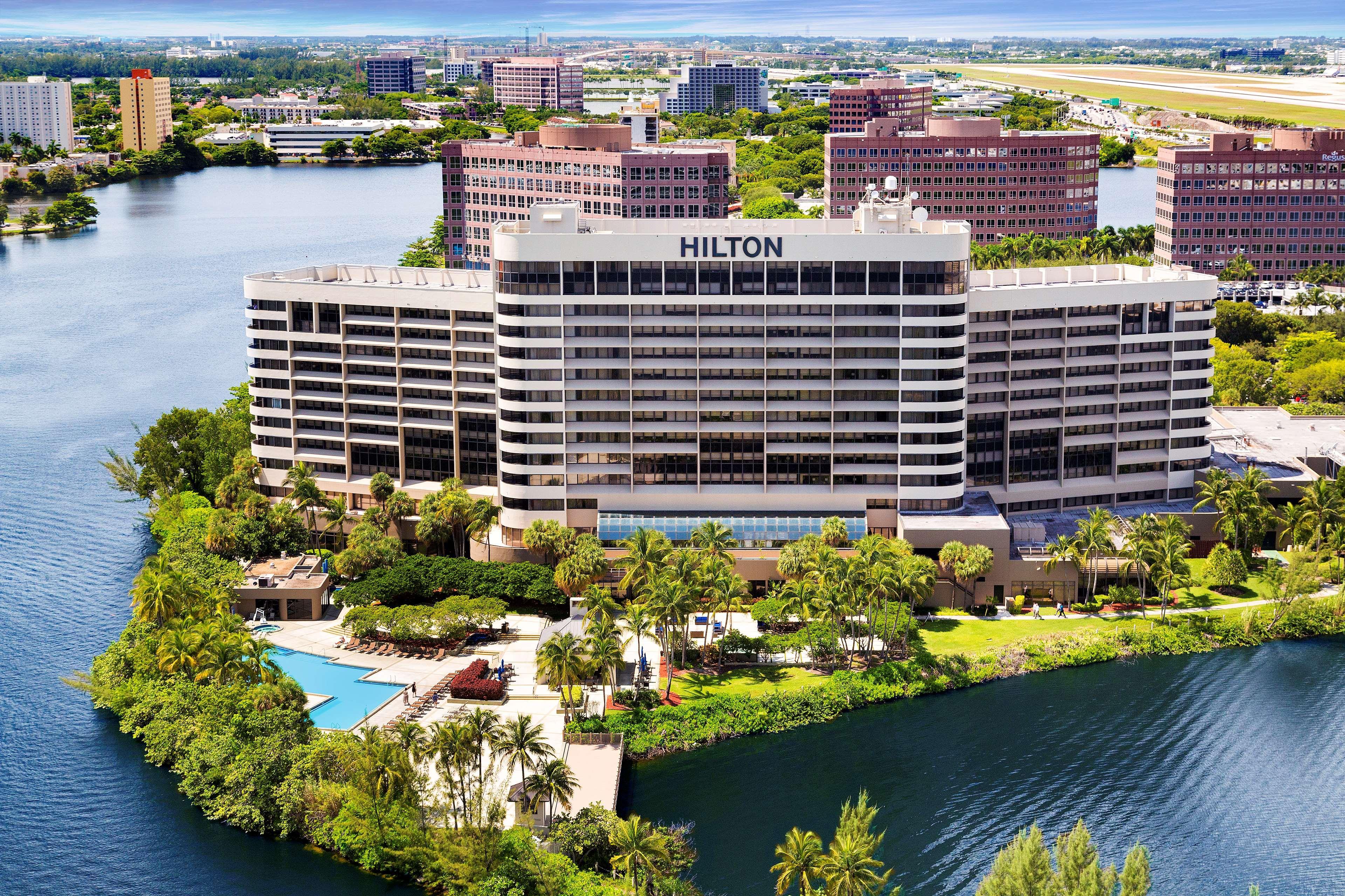 Hilton Miami Airport Blue Lagoon Exterior photo